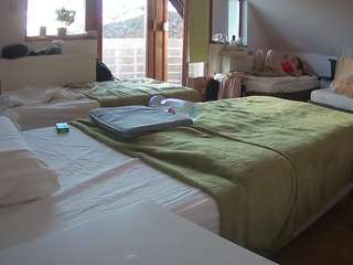 voyeurcam-julmodels-bed-2 camsoda