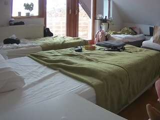 voyeurcam-julmodels-bed-2 camsoda