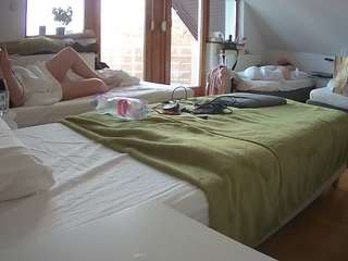 voyeurcam-julmodels-bed-2