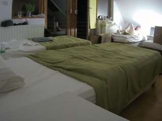 voyeurcam-julmodels-bed-2 camsoda