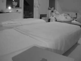 voyeurcam-julmodels-bed-2
