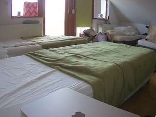 voyeurcam-julmodels-bed-2 webcam model