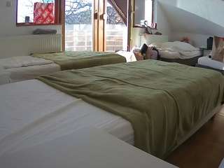 voyeurcam-julmodels-bed-2 from CamSoda is Freechat