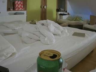 voyeurcam-julmodels-bed-2