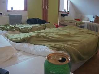 voyeurcam-julmodels-bed-2