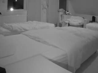 voyeurcam-julmodels-... webcam