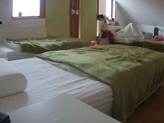 voyeurcam-julmodels-bed-2 webcam model