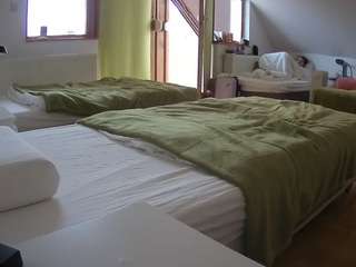 voyeurcam-julmodels-bed-2