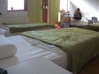 voyeurcam-julmodels-bed-2's CamSoda show and profile