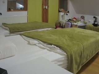 voyeurcam-julmodels-bed-2 Live Webcam on CamSoda