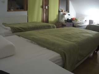 voyeurcam-julmodels-bed-2