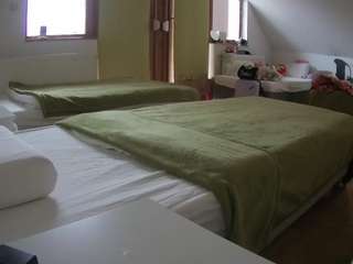 voyeurcam-julmodels-bed-2's CamSoda show and profile