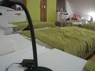 voyeurcam-julmodels-bed-2