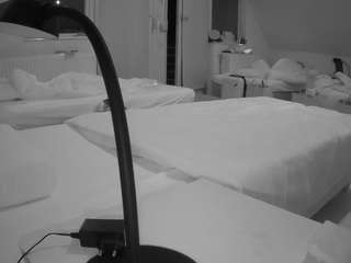 voyeurcam-julmodels-bed-2