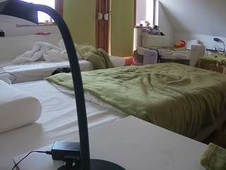 voyeurcam-julmodels-bed-2