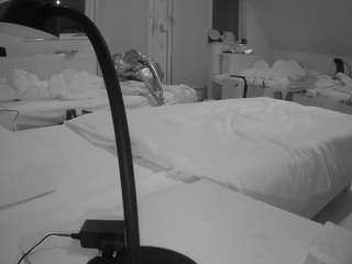 voyeurcam-julmodels-bed-2