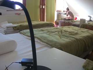 voyeurcam-julmodels-bed-2's CamSoda show and profile