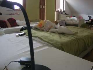 voyeurcam-julmodels-bed-2