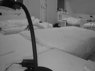 voyeurcam-julmodels-bed-2