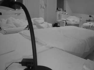 voyeurcam-julmodels-bed-2