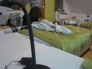 voyeurcam-julmodels-bed-2