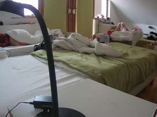 voyeurcam-julmodels-bed-2's CamSoda show and profile