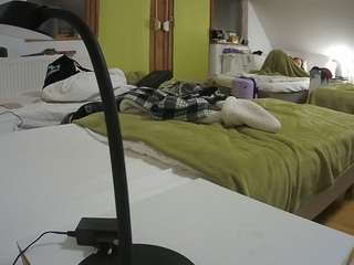voyeurcam-julmodels-bed-2