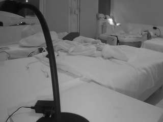 voyeurcam-julmodels-bed-2