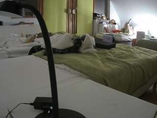 voyeurcam-julmodels-bed-2