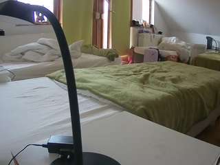 voyeurcam-julmodels-bed-2