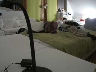 voyeurcam-julmodels-bed-2