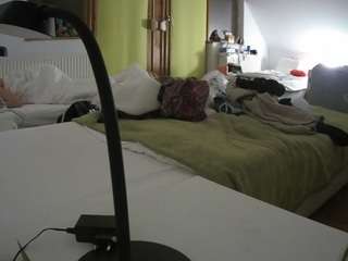 voyeurcam-julmodels-bed-2