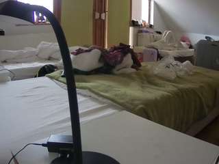 voyeurcam-julmodels-bed-2