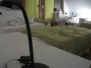voyeurcam-julmodels-bed-2