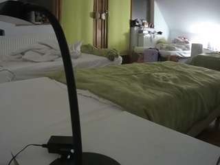 voyeurcam-julmodels-bed-2