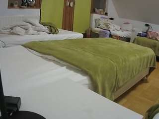 voyeurcam-julmodels-bed-2 Drinking live webcam