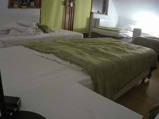 voyeurcam-julmodels-bed-2