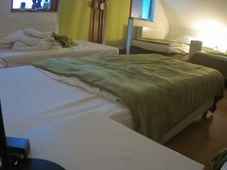 voyeurcam-julmodels-bed-2