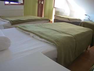 voyeurcam-julmodels-bed-2