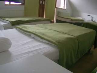 voyeurcam-julmodels-bed-2's CamSoda show and profile