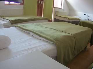 voyeurcam-julmodels-bed-2