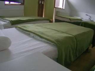 voyeurcam-julmodels-bed-2