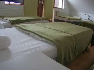 voyeurcam-julmodels-bed-2