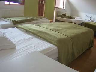 voyeurcam-julmodels-bed-2