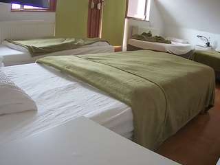 voyeurcam-julmodels-bed-2