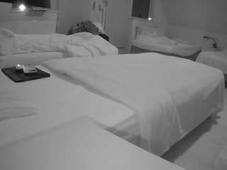 voyeurcam-julmodels-bed-2
