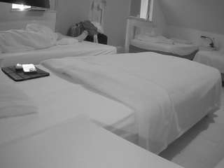 voyeurcam-julmodels-bed-2 webcam