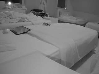 voyeurcam-julmodels-bed-2 - Live HD Webcam
