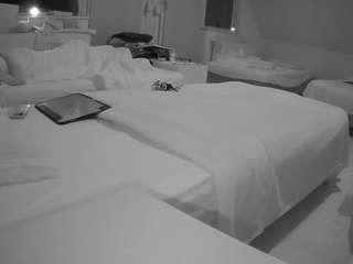 voyeurcam-julmodels-bed-2 - Live HD Webcam