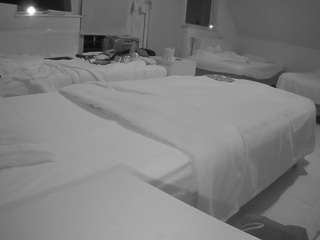 voyeurcam-julmodels-bed-2 webcam